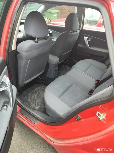 Nissan Primera 2005, kuva 4/10