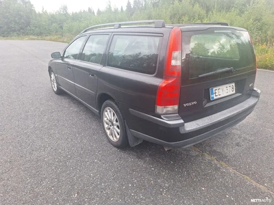 Volvo V70 D5 MUSTAKANTINEN. 2004, kuva 6/10