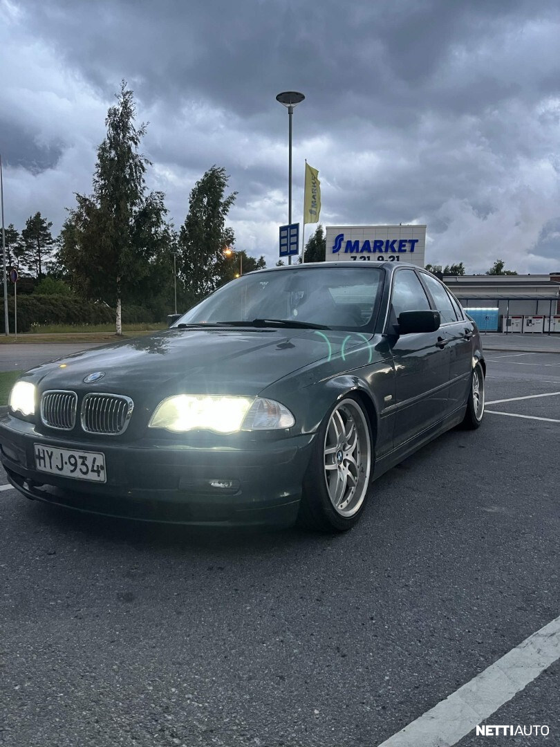 BMW 320