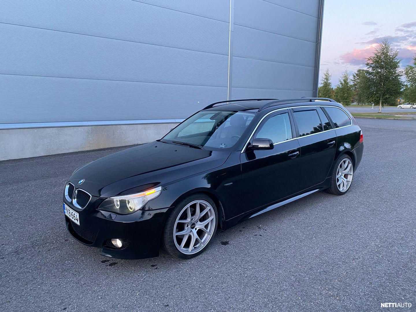 BMW 525
