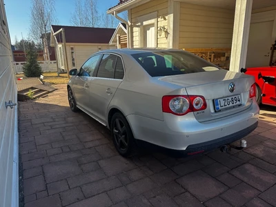 Volkswagen Jetta 2010, kuva 2/10