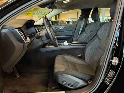 Volvo V60 Cross Country Core B5 AWD 2023, photo 5/19