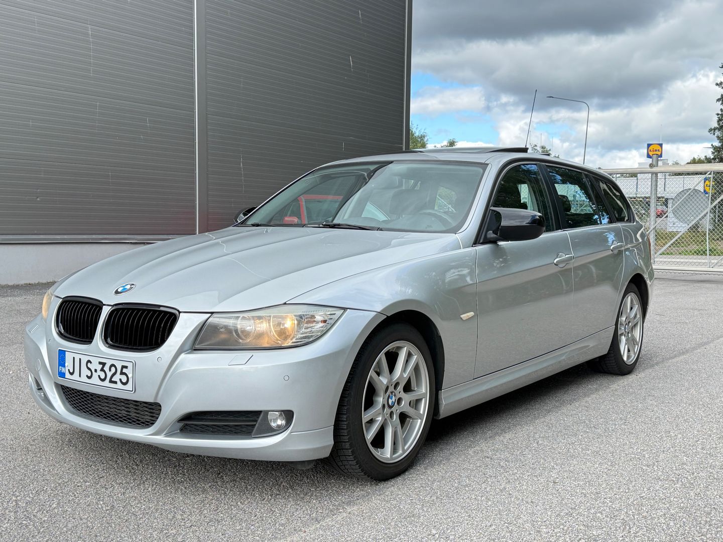 BMW 320