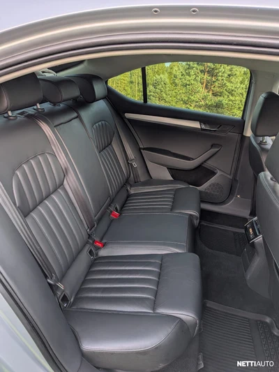 Skoda Superb 2019, kuva 7/8