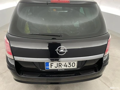 Opel Astra 2010, photo 4/10