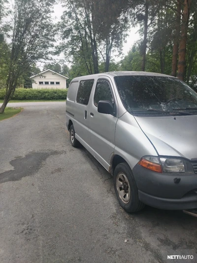Toyota Hiace 2005, photo 2/21