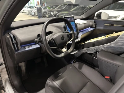 Volvo EX30 Twin Performance Ultra 2024, photo 4/9