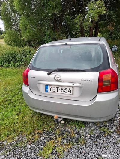 Toyota Corolla Hatchback 2002, photo 2/9
