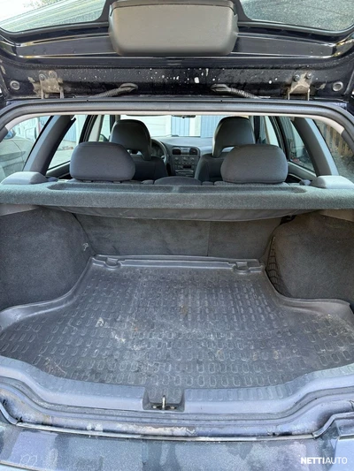 Volvo V40 2001, kuva 2/7