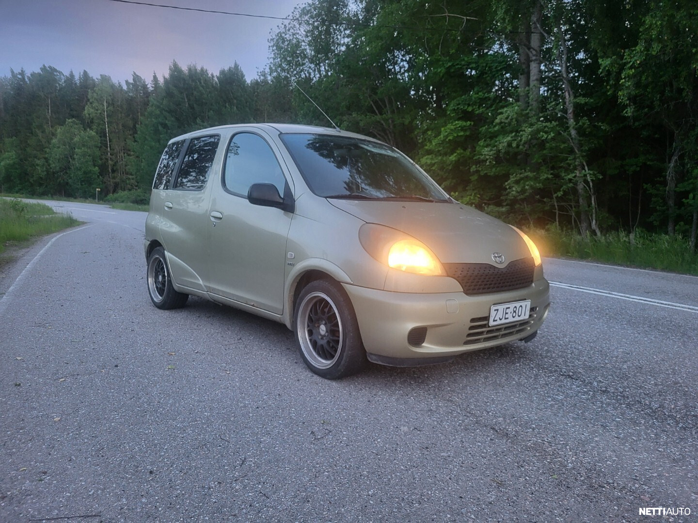 Toyota Yaris Verso