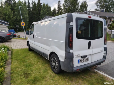 Opel Vivaro Combi L2H1 1,9 CDTI (100hv) 2003, kuva 2/5