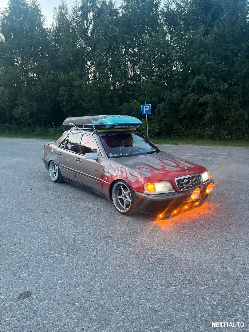 Mercedes-Benz 180 1994, photo 2/9