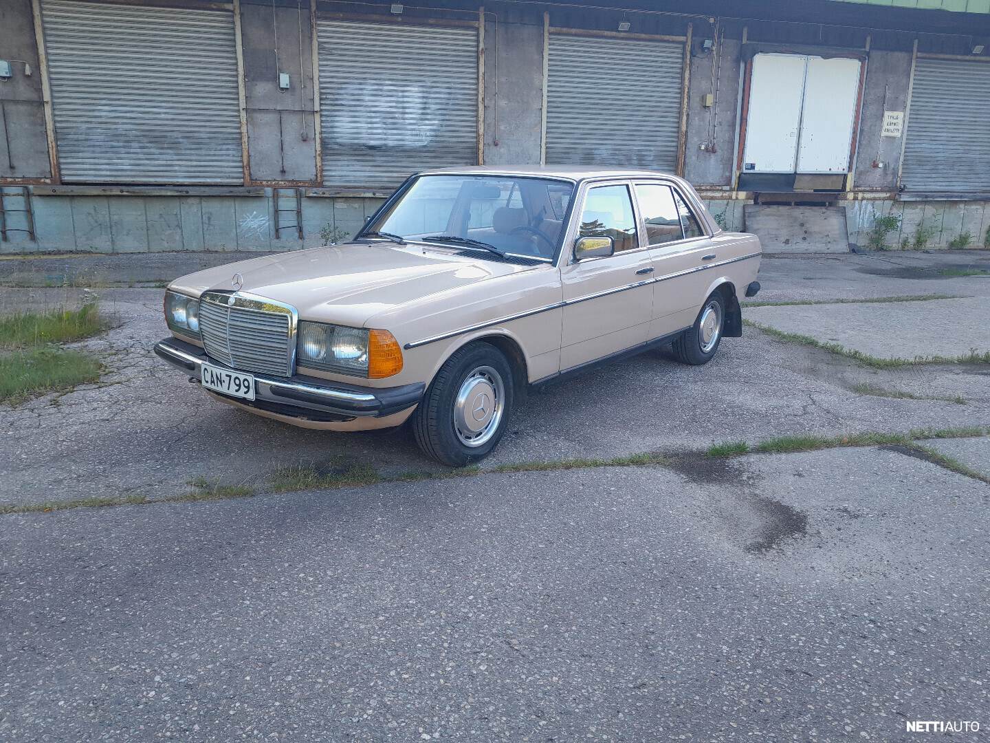 Mercedes-Benz 240