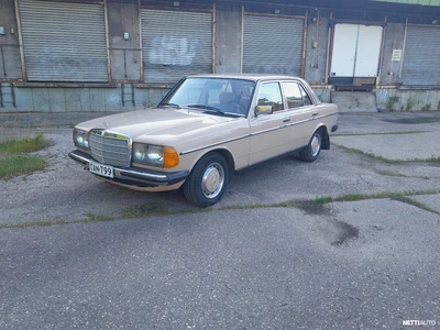 Mercedes-Benz 240 240D museorekisteröity 1983, kuva 1/17