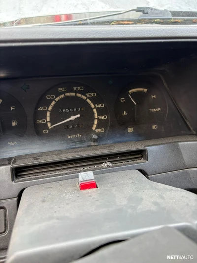 Datsun-Nissan Sunny 1988, kuva 3/10