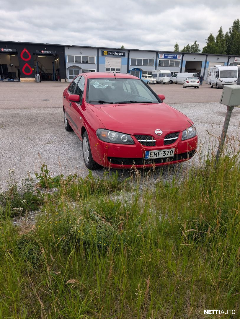 Nissan Almera