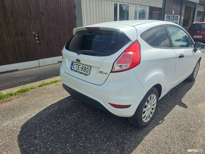 Ford Fiesta Van 2015, photo 3/15
