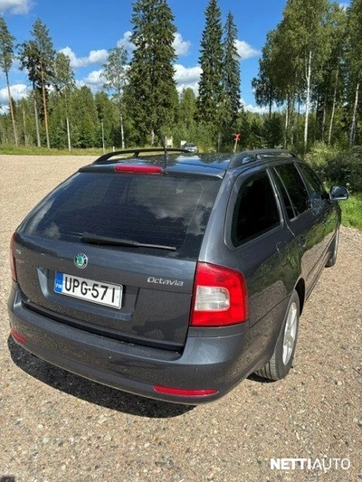 Skoda Octavia 2012, kuva 4/10
