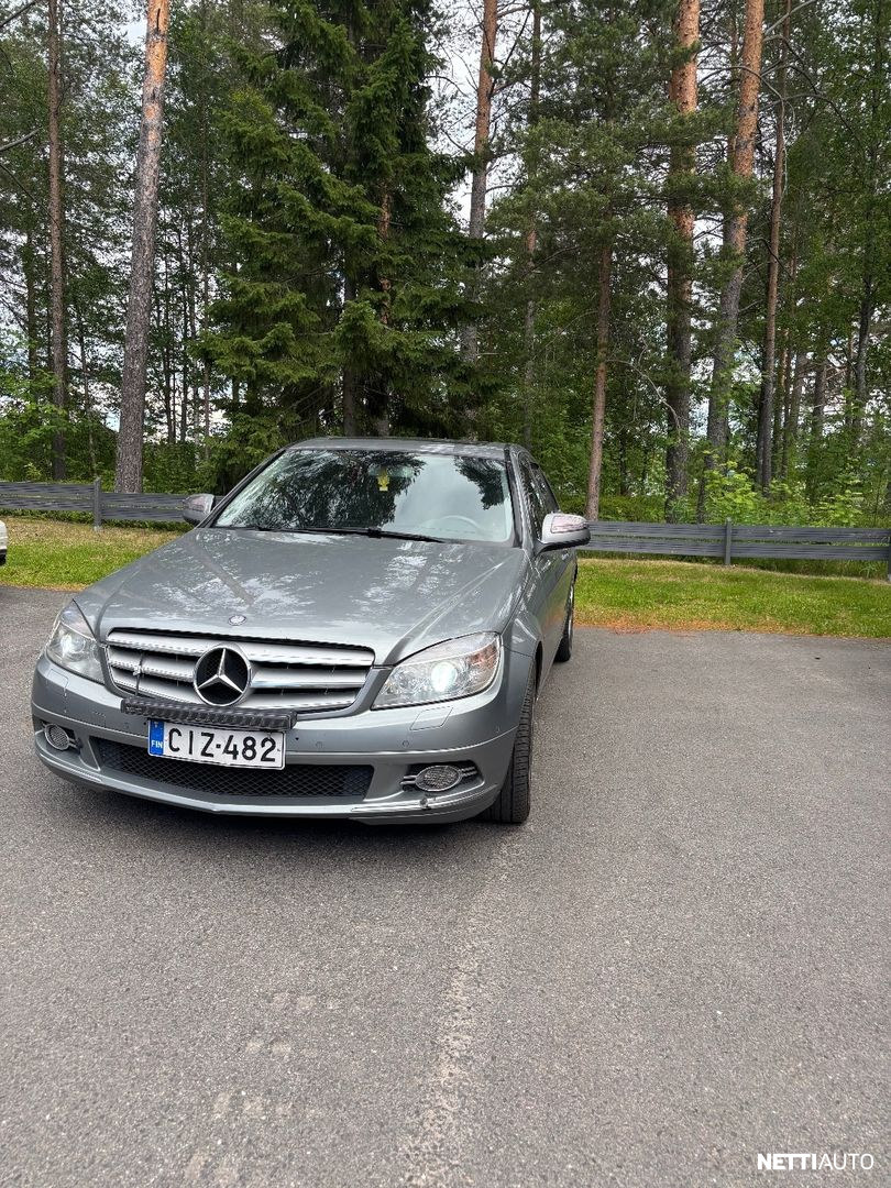 Mercedes-Benz 320