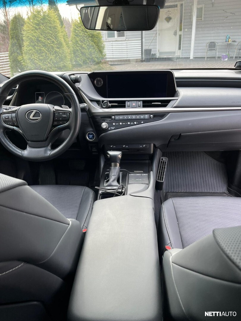 Lexus ES300 2021, photo 5/9