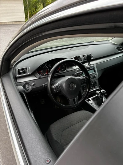 Volkswagen Passat 2011, kuva 5/5