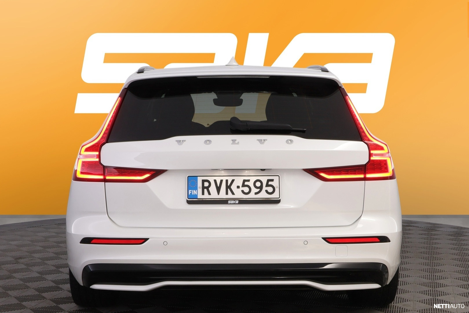Volvo V60 2023, photo 7/34