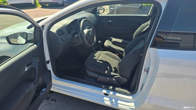 Volkswagen Polo 2015, photo 7/15