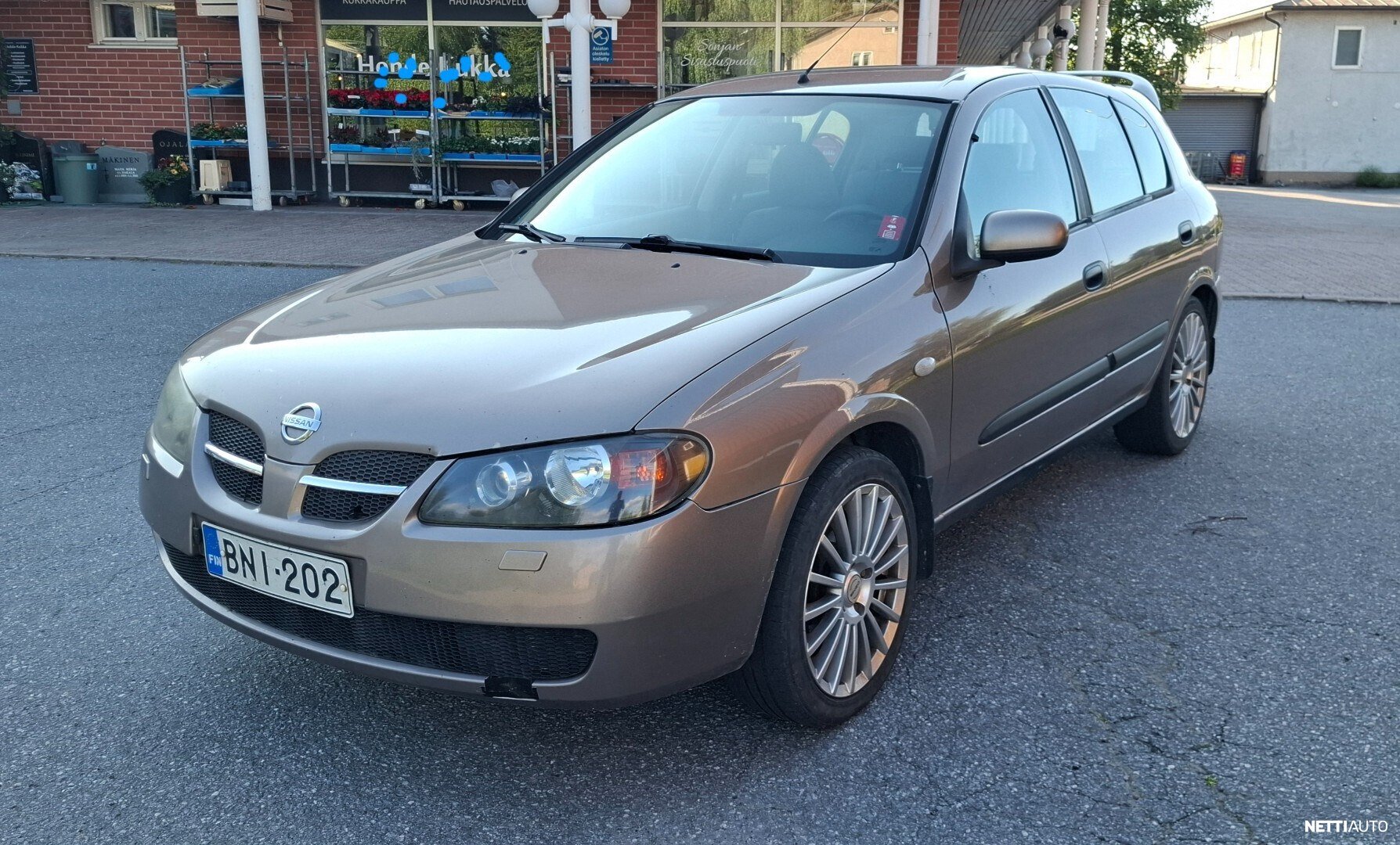 Nissan Almera
