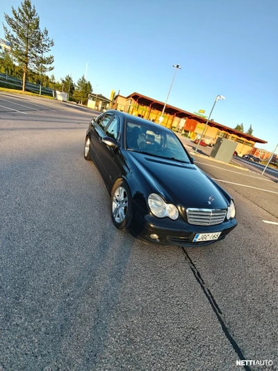 Mercedes-Benz C 200 Juuri leimattu 2005, photo 5/16