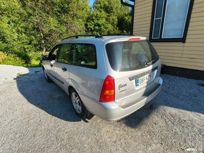 Ford Focus Ghia 2001, kuva 5/7