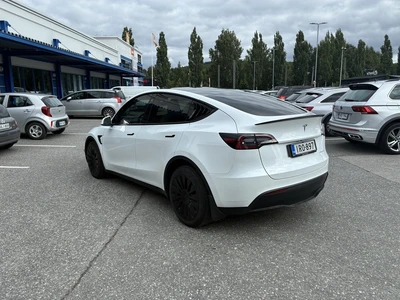 Tesla Model Y Long Range Dual Motor AWD 2023, kuva 4/7