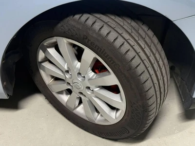Toyota Auris 2012, kuva 3/9