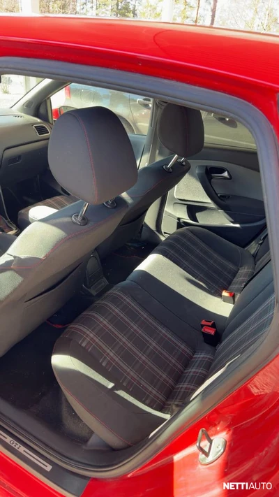 Volkswagen Polo 2011, photo 2/7