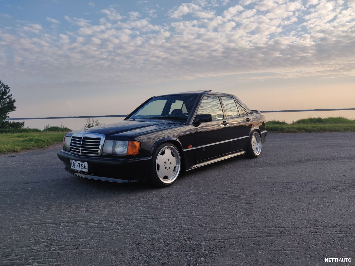 Mercedes-Benz 190