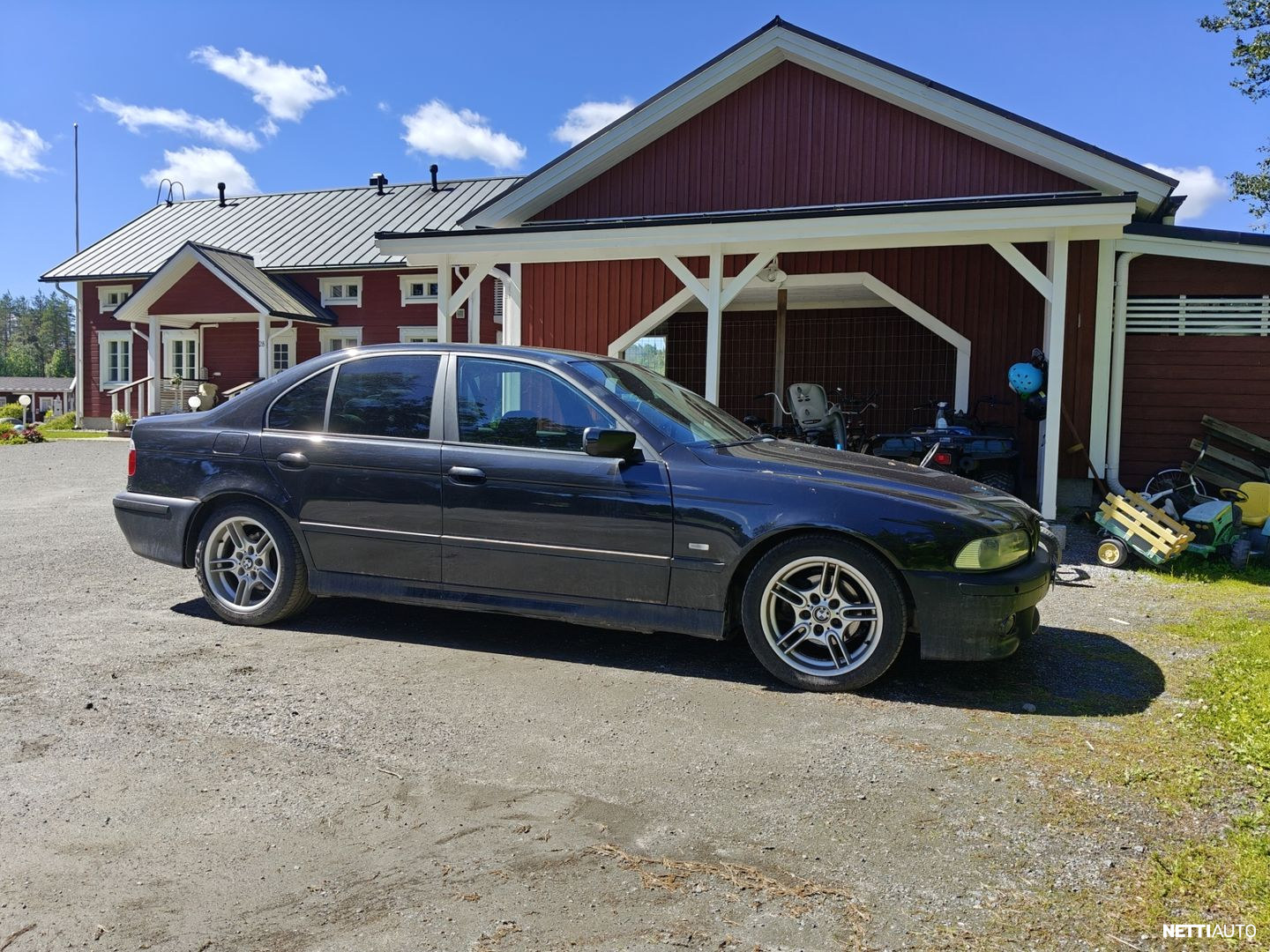 BMW 525
