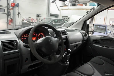Peugeot Expert 2,0 HDi L2H1 2011, photo 7/16