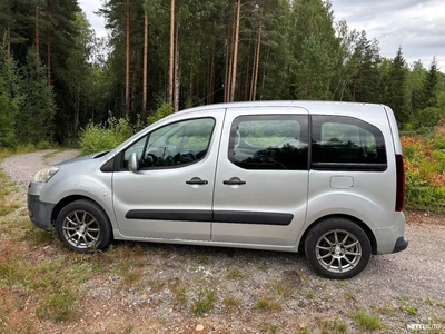 Peugeot Partner Tepee Active VTi 120 2012, photo 4/18