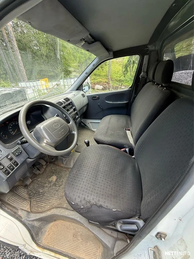 Toyota Hiace 2002, photo 5/7