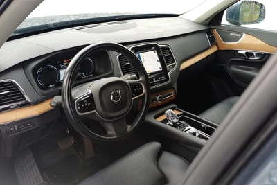 Volvo XC90 2022, photo 4/6