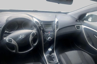 Hyundai i30 1,4 6MT ISG Classic 2017, photo 3/5