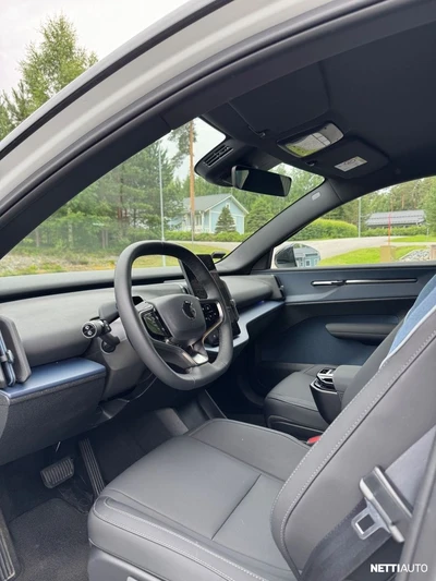 Volvo EX30 Single Extended Range Plus 2025, photo 5/10