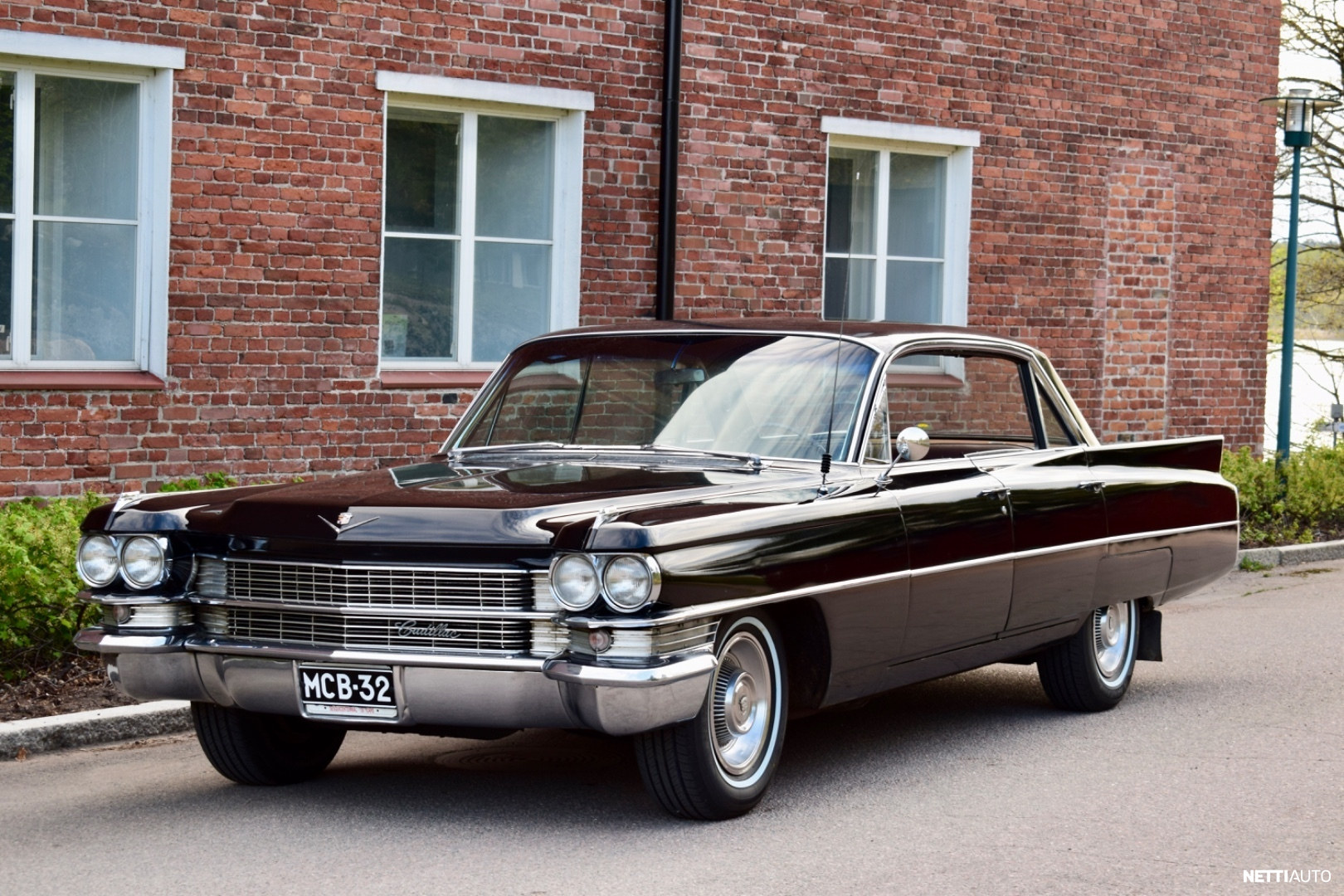 Cadillac De Ville