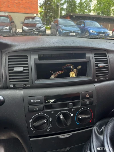 Toyota Corolla 1,6 VVT-i Linea Terra 4ov 2003, photo 8/8