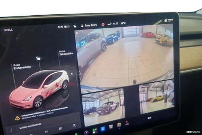 Tesla Model Y Long Range 2023, photo 7/8