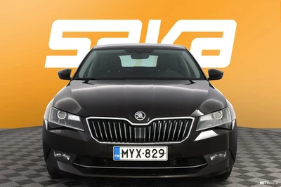 Skoda Superb 2017, photo 2/38