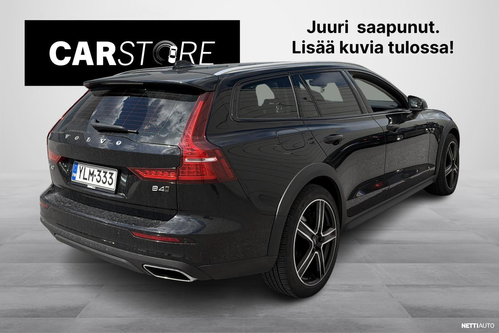 Volvo V60 Cross Country 2022, photo 2/4