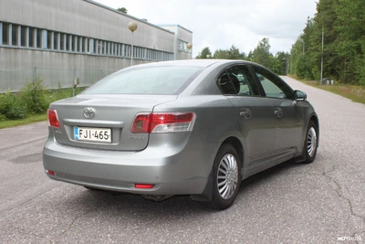 Toyota Avensis 2009, photo 3/19
