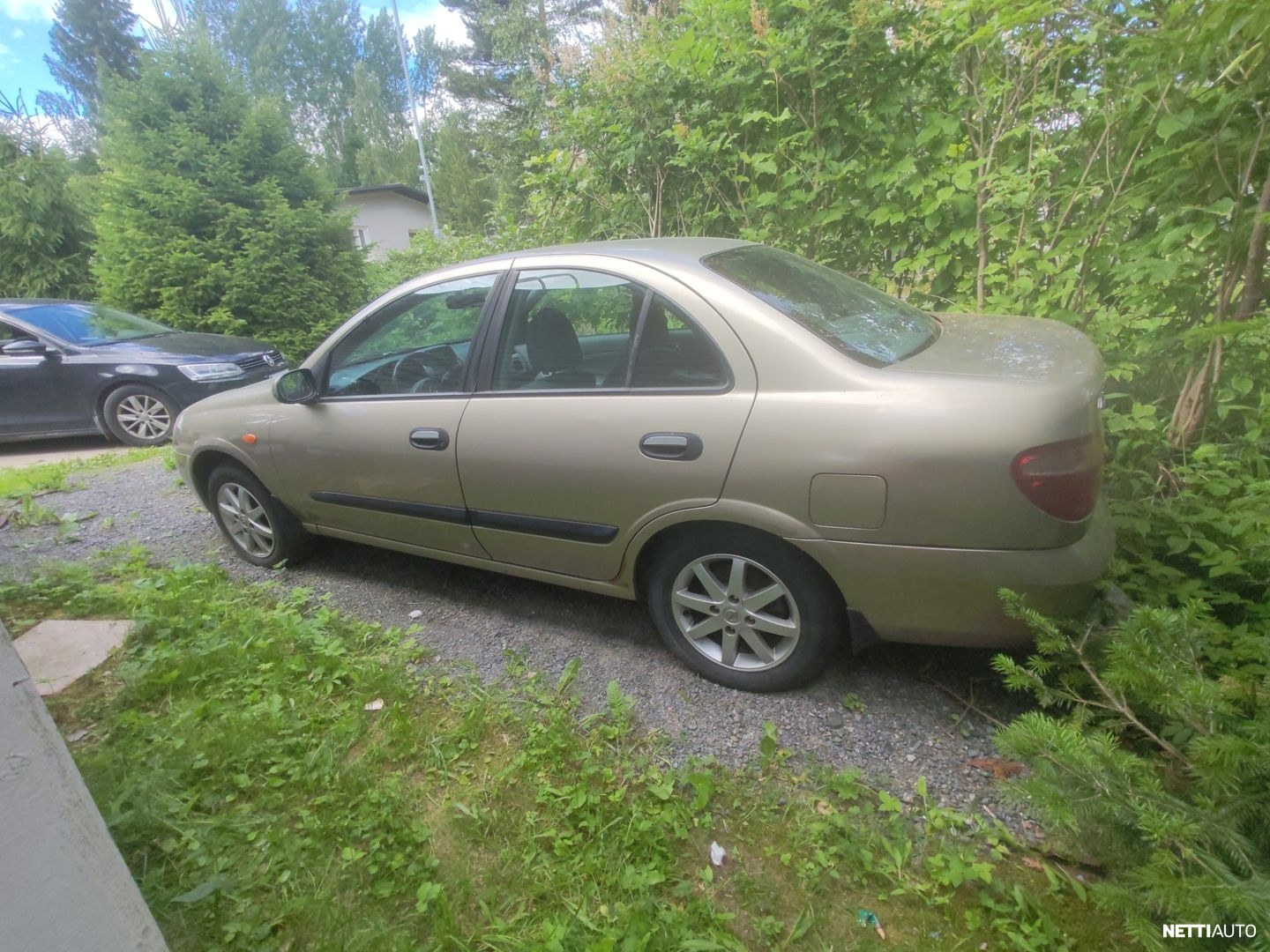 Nissan Almera