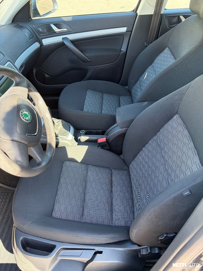 Skoda Octavia 2011, kuva 7/12