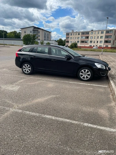 Volvo V60 D2 Momentum Business aut 2013, photo 2/20